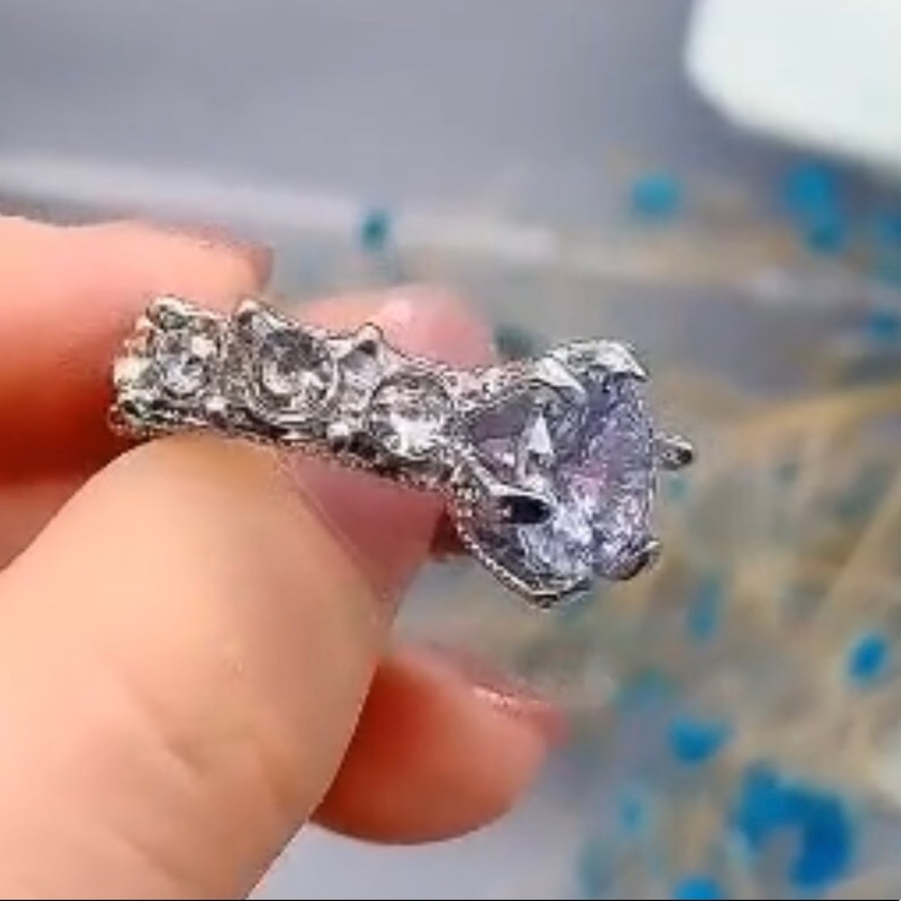 LAST ONE‼️ Silver White Sapphire Big Diamond Ring - Picture 4 of 16